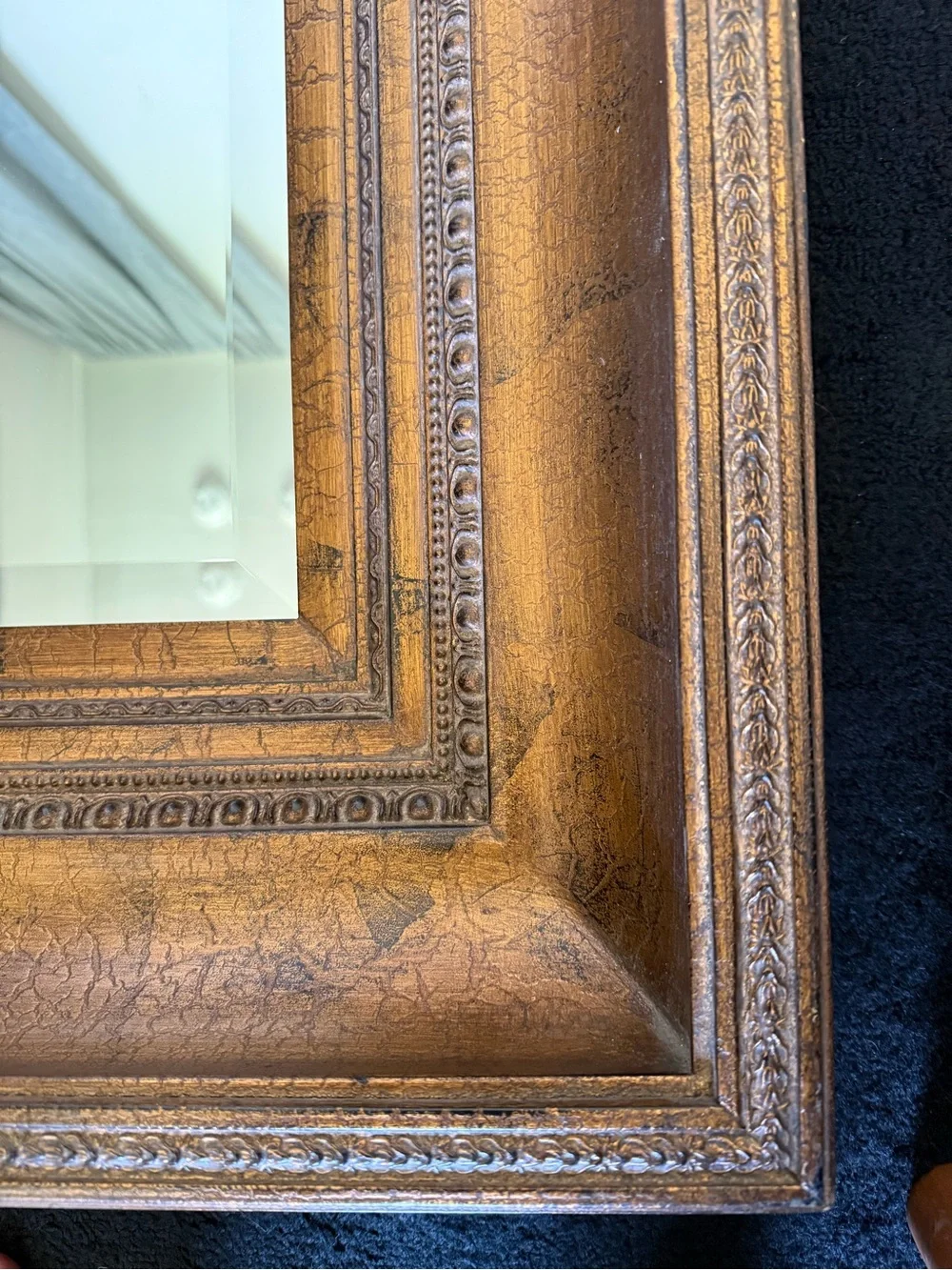 Classic Ornate Gold Wall Mirror - Elegant Accent